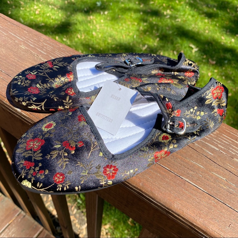 Urban Outfitters flats NWT